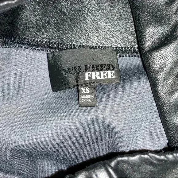 Aritzia - Wilfred Free Bodycon Skirt - Picture 4 of 4